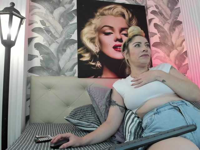 viktoria-davis live cam on BongaCams