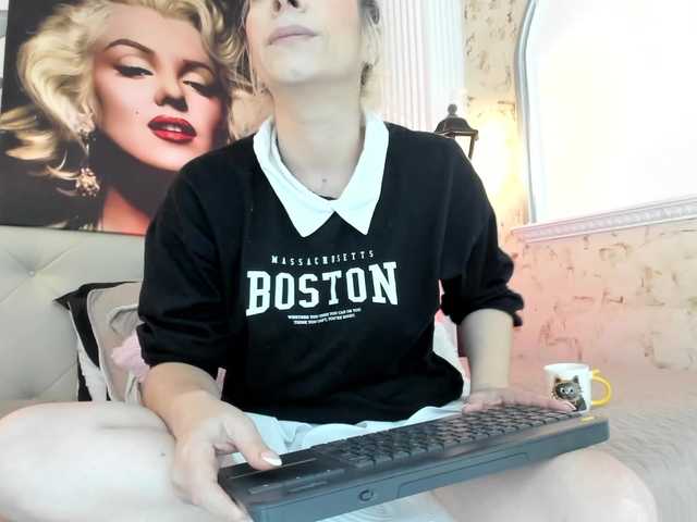viktoria-davis live webcam show