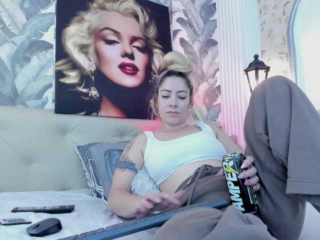 viktoria-davis live cam on BongaCams