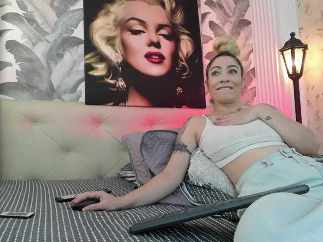 viktoria-davis live cam on BongaCams