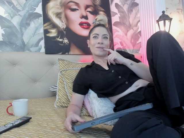 viktoria-davis live cam preview