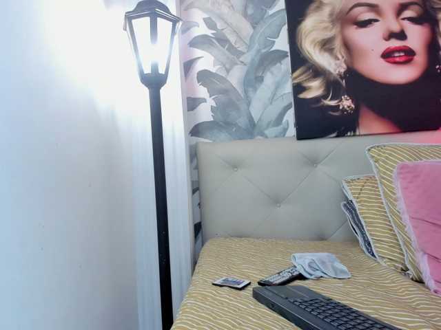 viktoria-davis live cam on BongaCams