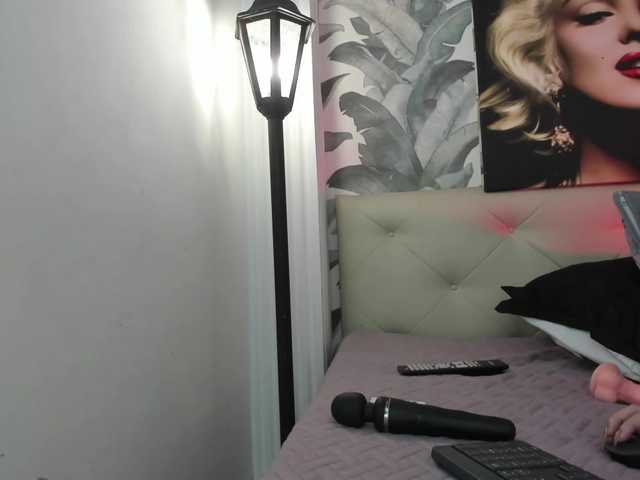 viktoria-davis live cam on BongaCams
