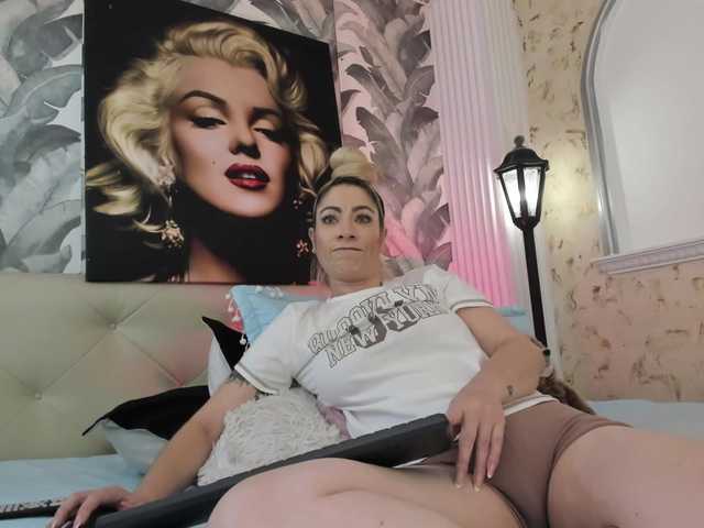viktoria-davis live cam on BongaCams