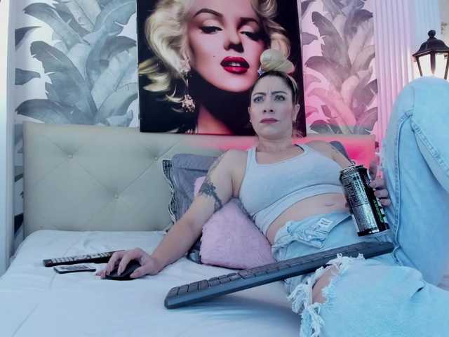 viktoria-davis live cam on BongaCams