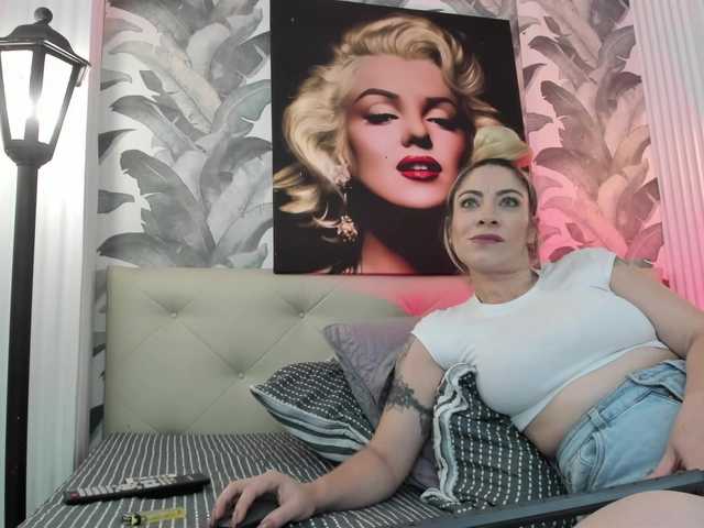 viktoria-davis live cam on BongaCams