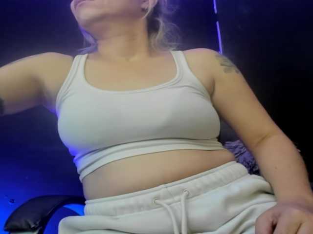 viktoria-davis live cam preview