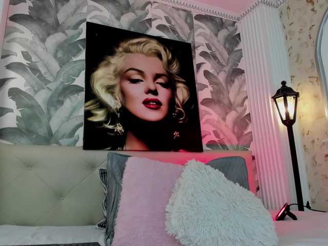 viktoria-davis live cam on BongaCams