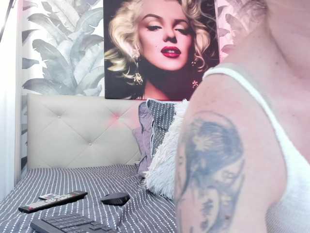 viktoria-davis live cam on BongaCams