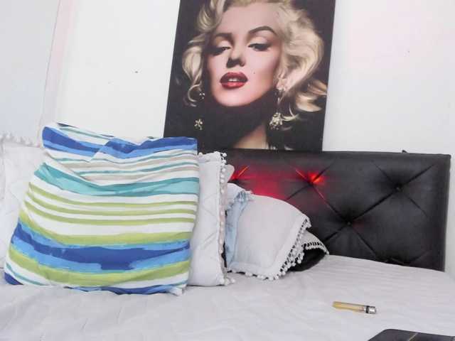 viktoria-davis live cam on BongaCams