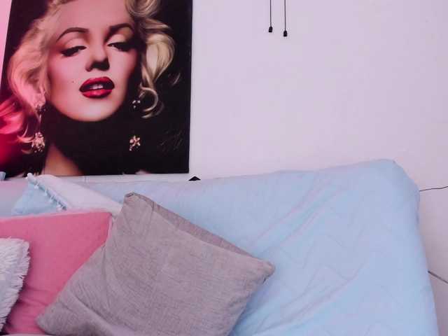viktoria-davis live cam on BongaCams