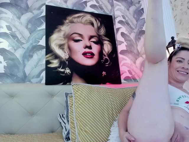 viktoria-davis live cam on BongaCams