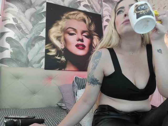viktoria-davis live cam on BongaCams