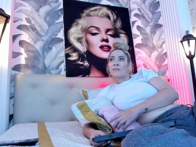 viktoria-davis live cam on BongaCams