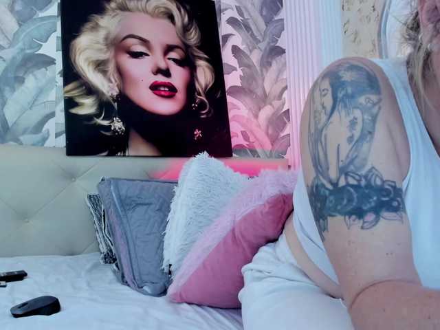 viktoria-davis live cam on BongaCams