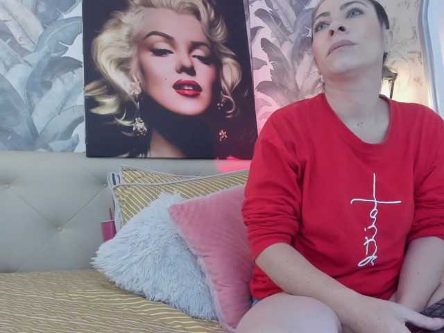 viktoria-davis live cam preview