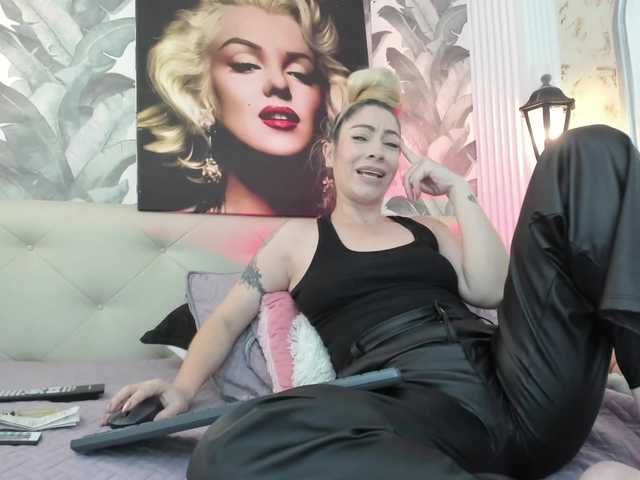 viktoria-davis live cam on BongaCams