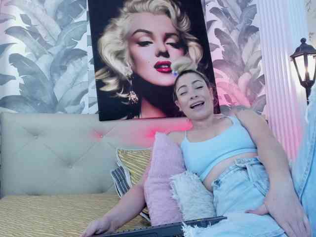 viktoria-davis webcam