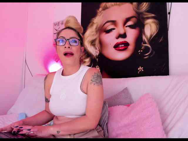 viktoria-davis webcam