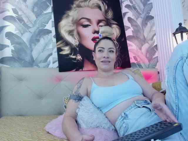 viktoria-davis webcam