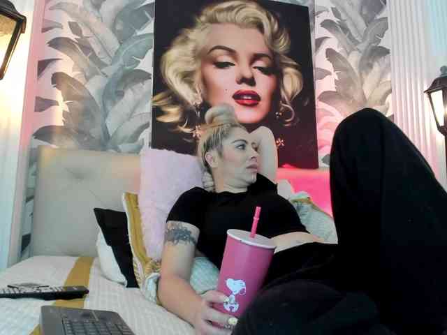 viktoria-davis webcam