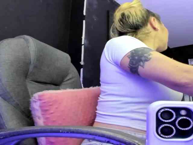 viktoria-davis webcam