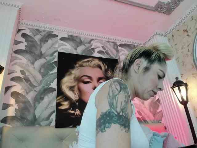 viktoria-davis webcam