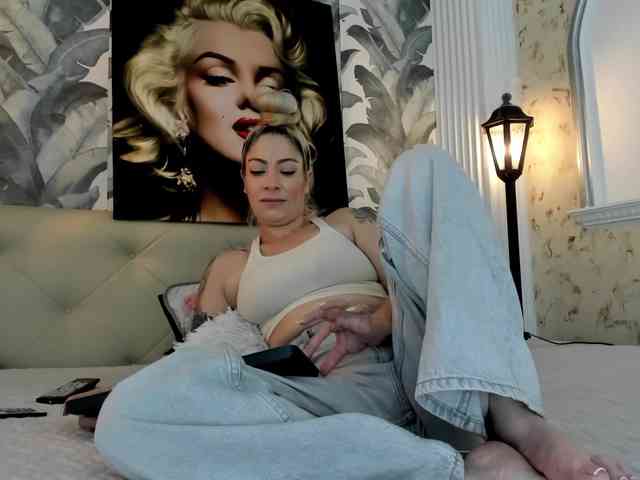 viktoria-davis webcam