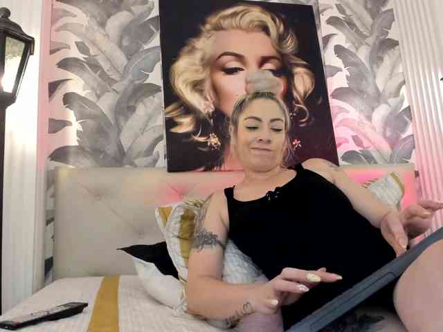 viktoria-davis webcam