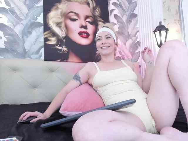 viktoria-davis webcam