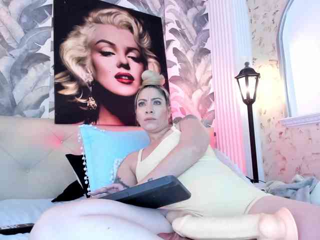 viktoria-davis webcam