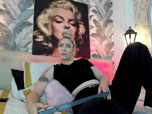 viktoria-davis webcam