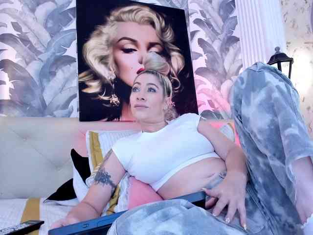 viktoria-davis webcam