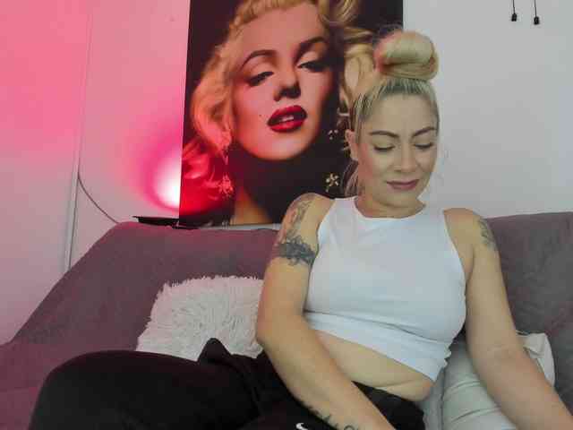viktoria-davis webcam