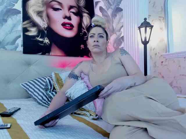 viktoria-davis webcam