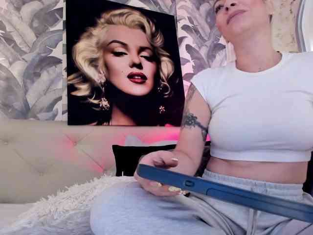 viktoria-davis webcam