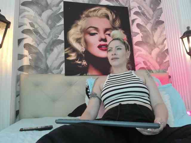 viktoria-davis webcam