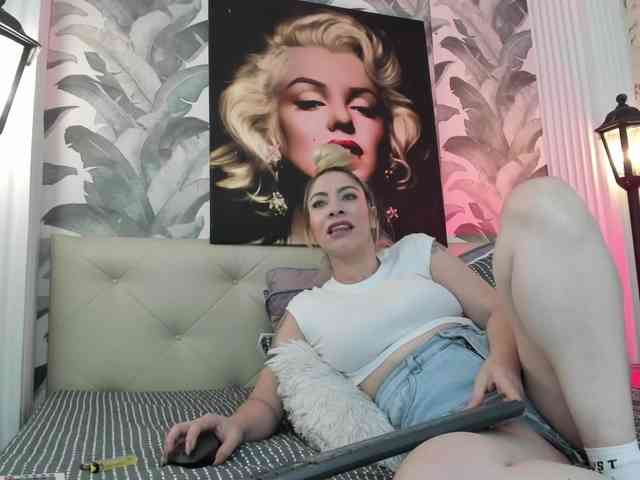 viktoria-davis webcam