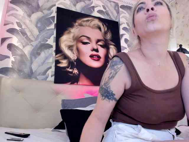 viktoria-davis webcam