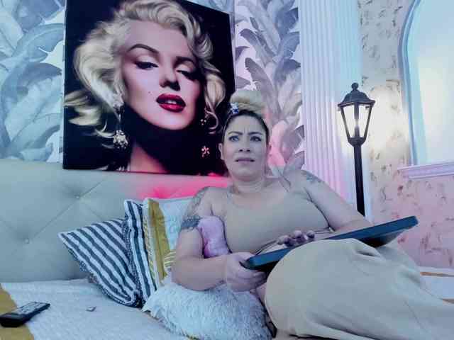 viktoria-davis webcam