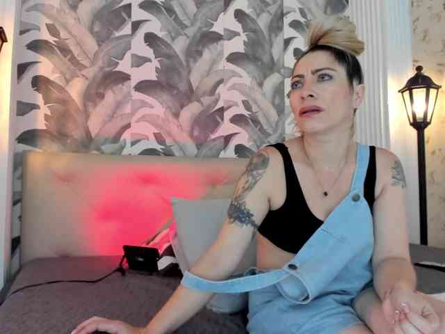 viktoria-davis webcam