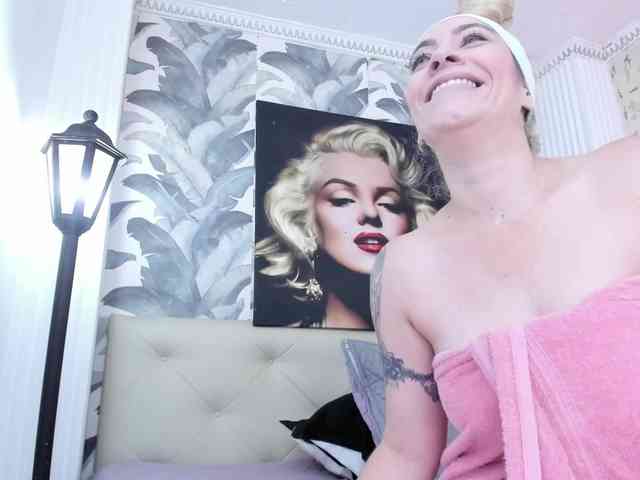 viktoria-davis webcam