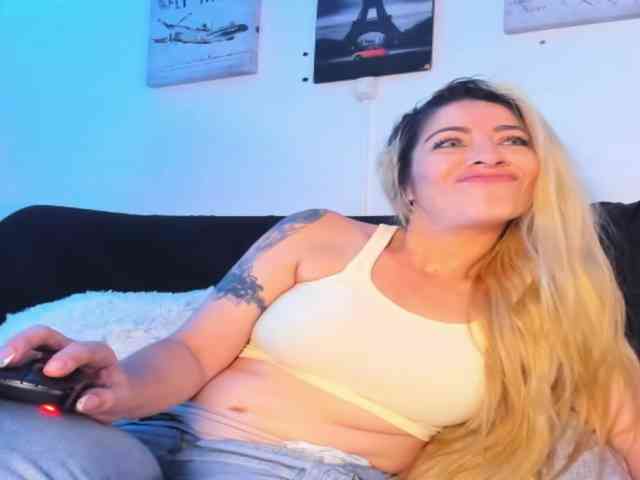 viktoria-davis webcam
