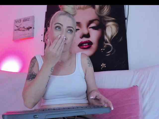 viktoria-davis webcam