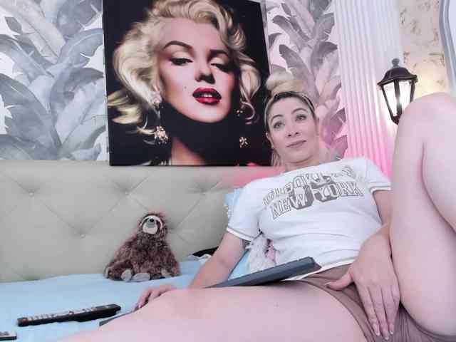 viktoria-davis webcam