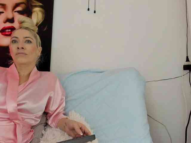 viktoria-davis webcam