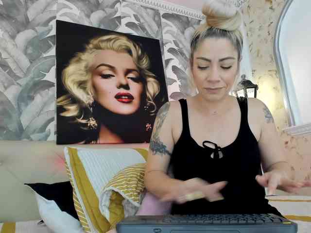 viktoria-davis webcam