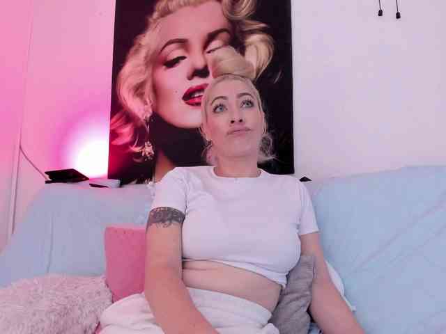 viktoria-davis webcam