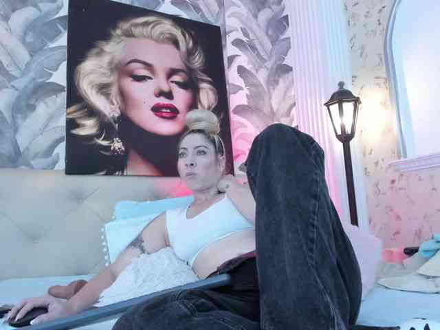 viktoria-davis webcam