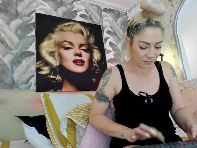 viktoria-davis webcam